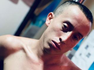 Watch  FamousParker live on cam at XLoveCam