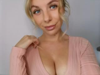 SlaviaH-hot live cam model at XLoveCam