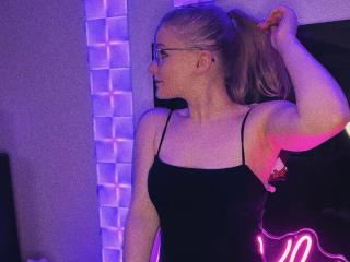 Lina-Klein-hot live cam model at XLoveCam