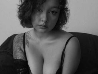 AhriMendlerX Webcam Porno Live - Photo 9/13
