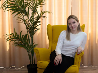 EvaPearson Seins Liveshow - Photo 10/11