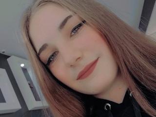 NikaStark live cam model at XLoveCam