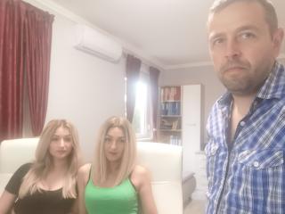 Watch  DiaToDajla live on XLoveCam