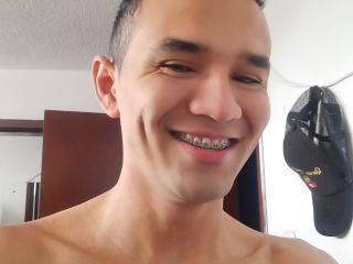 Watch  AndrewHotX live on XLoveCam