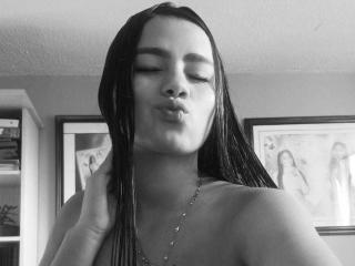 AlahyaDifiori Webcam Porno Live - Photo 30/44