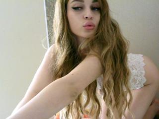 Watch  AugustinaJulia live on XLoveCam