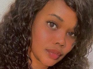 ChloeRoyce live cam model at XLoveCam