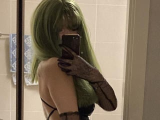 Watch  SakuraSiren live on XLoveCam