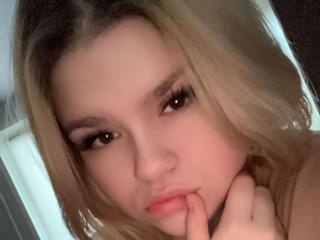 AdelinaOlsen Webcam Porno Live - Photo 13/33