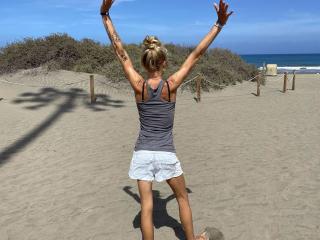 Rojia-hot live cam model at XLoveCam