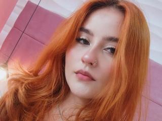 Watch  LauraFeng live on XLoveCam