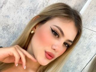 AdelaLaurent Webcam Porno Live - Photo 59/83