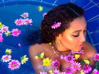 LoraineRioss Anal en Webcam Live - Photo 17/21
