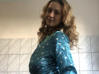 AlisSimmons Webcam Porno Live - Photo 7/21
