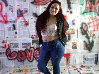 LunaF live cam model at XLoveCam