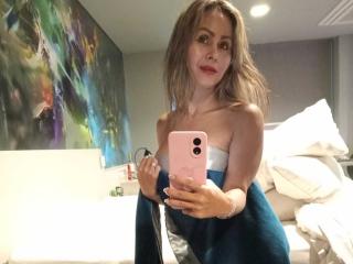 ScarletChanne Blowjob XXX Cams - Photo 19/21