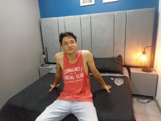 Watch  CrisFunny live on cam at XLoveCam