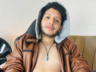 Watch  OscarLeto live on cam at XLoveCam