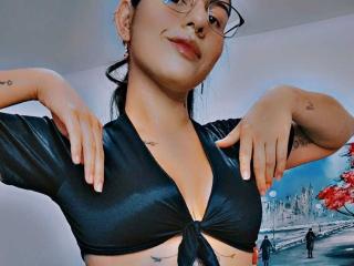 ShantialLove Blowjob XXX Cams - Photo 25/35