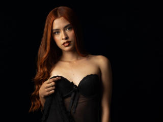 EmiliaHolly Seins Liveshow - Photo 12/48
