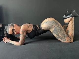 Watch SynthiaRich-hot live on cam at XLoveCam