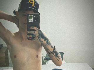 Watch  EthanJhonson live on XLoveCam