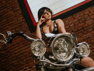 EdenSmiith live cam model at XLoveCam