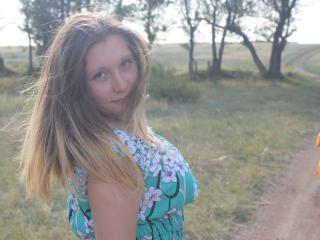 CheriMabelle live cam model at XLoveCam