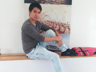 Watch  ManuelBianco live on XLoveCam