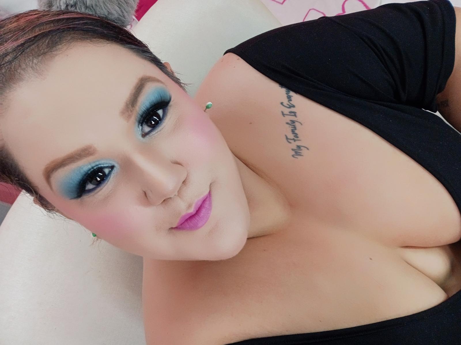 GiannaMorrys — live cam photo 3