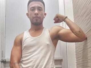 Watch  DanteFoxy69 live on XLoveCam