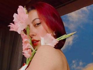 EvaaRose live cam model at XLoveCam