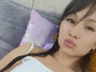 ViolettLee live cam model at XLoveCam