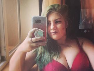 Alexyss live cam model at XLoveCam