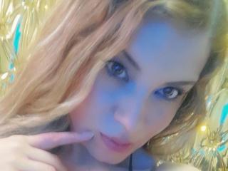 AnyelaBraunX live cam model at XLoveCam