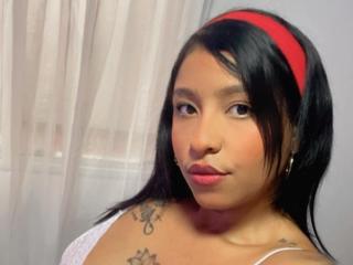 EllaJamesD live cam model at XLoveCam