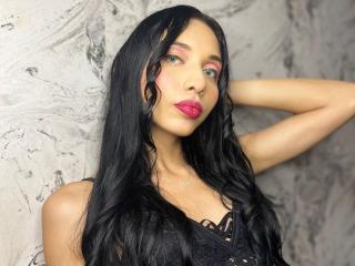 CarolineVelez live cam model at XLoveCam