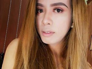 LadyAshX live cam model at XLoveCam