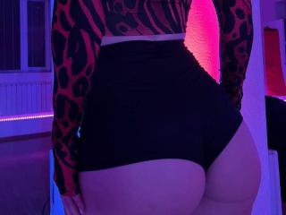 AlexsandraAb live cam model at XLoveCam