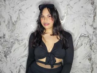 ChloeAdamsX live cam model at XLoveCam