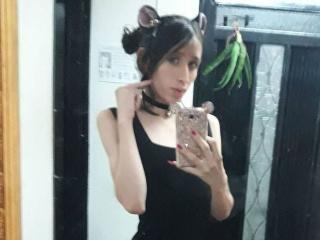 MelannySaenzX live cam model at XLoveCam