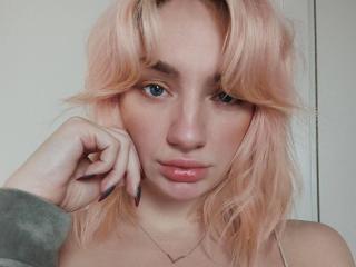 ArinaWins Webcam Porno Live - Photo 8/16