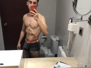 MiguelHt live cam model at XLoveCam