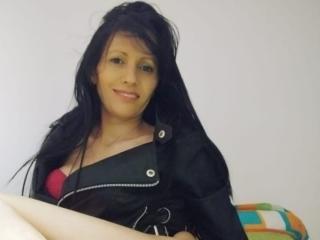 DulceShary live cam model at XLoveCam