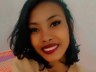 PrettySmile69 live cam model at XLoveCam