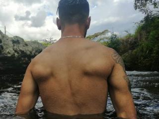 JeffSexy live cam model at XLoveCam