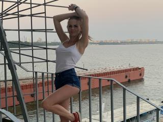 AliceKrass live cam model at XLoveCam