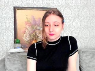 TwinkyKiss live cam model at XLoveCam