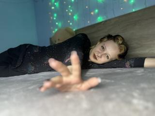 SibbyNifsa Blowjob XXX Cams - Photo 9/60