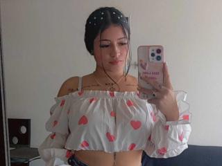 KateBX live cam model at XLoveCam